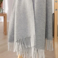 BIEDERLACK Plaid laine et cachemire Clarence - Gris/Perle - 130 x 170 cm