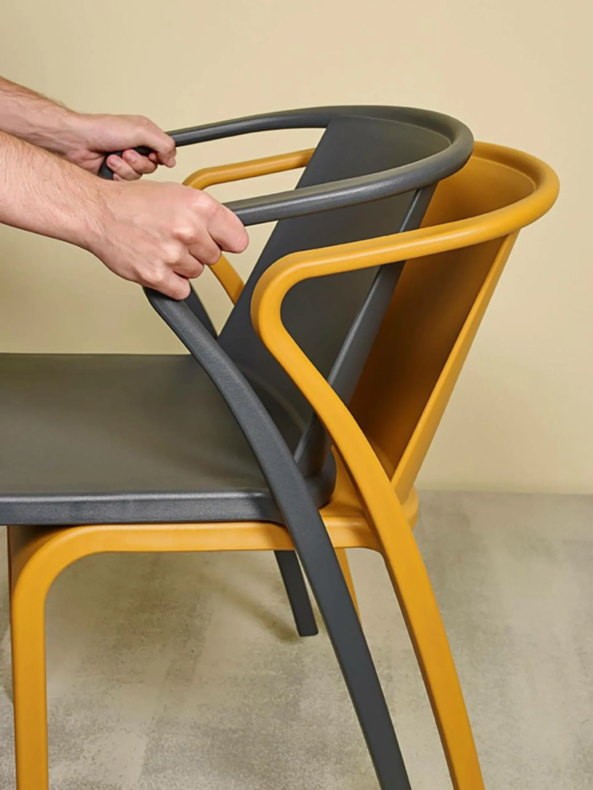 EZPELETA Lot de 2 Fauteuils Empilables Fado - Moutarde