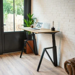 MAKIBA Bureau électrique assis-debout ergonomique Maxime - Plateau Bois Clair/Pieds Noirs - Largeur 140 cm