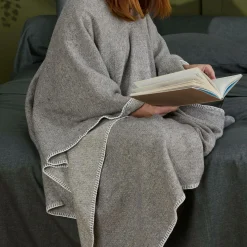 Plaid poncho multifonction en laine Pema - Granit
