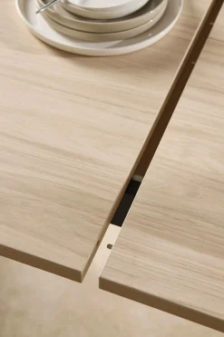 Table à manger extensible décor bois pieds métal 6 à 8 personnes Mila