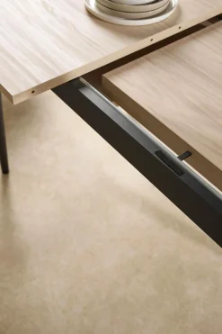 Table à manger extensible décor bois pieds métal 6 à 8 personnes Mila